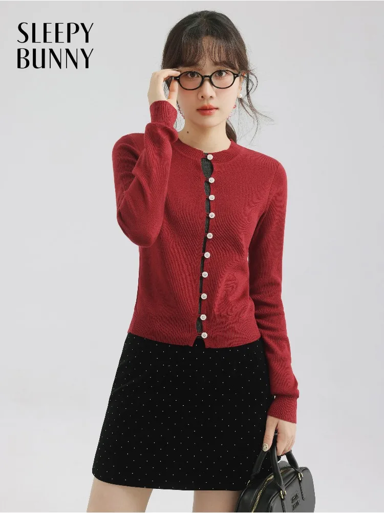 

Stylish Wool Sweater Women Slim Fit Knit Top Elegant Casual Round Neck Pullover with Layered Design and Cozy Autumn Winter Look