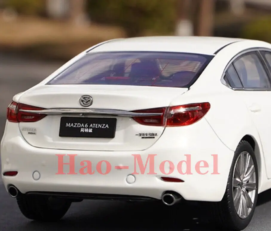 Carro modelo de liga para Mazda Atenza, metal fundido, brinquedos para meninos e meninas, passatempo, coleção de ornamentos, branco, 1:18, 2019