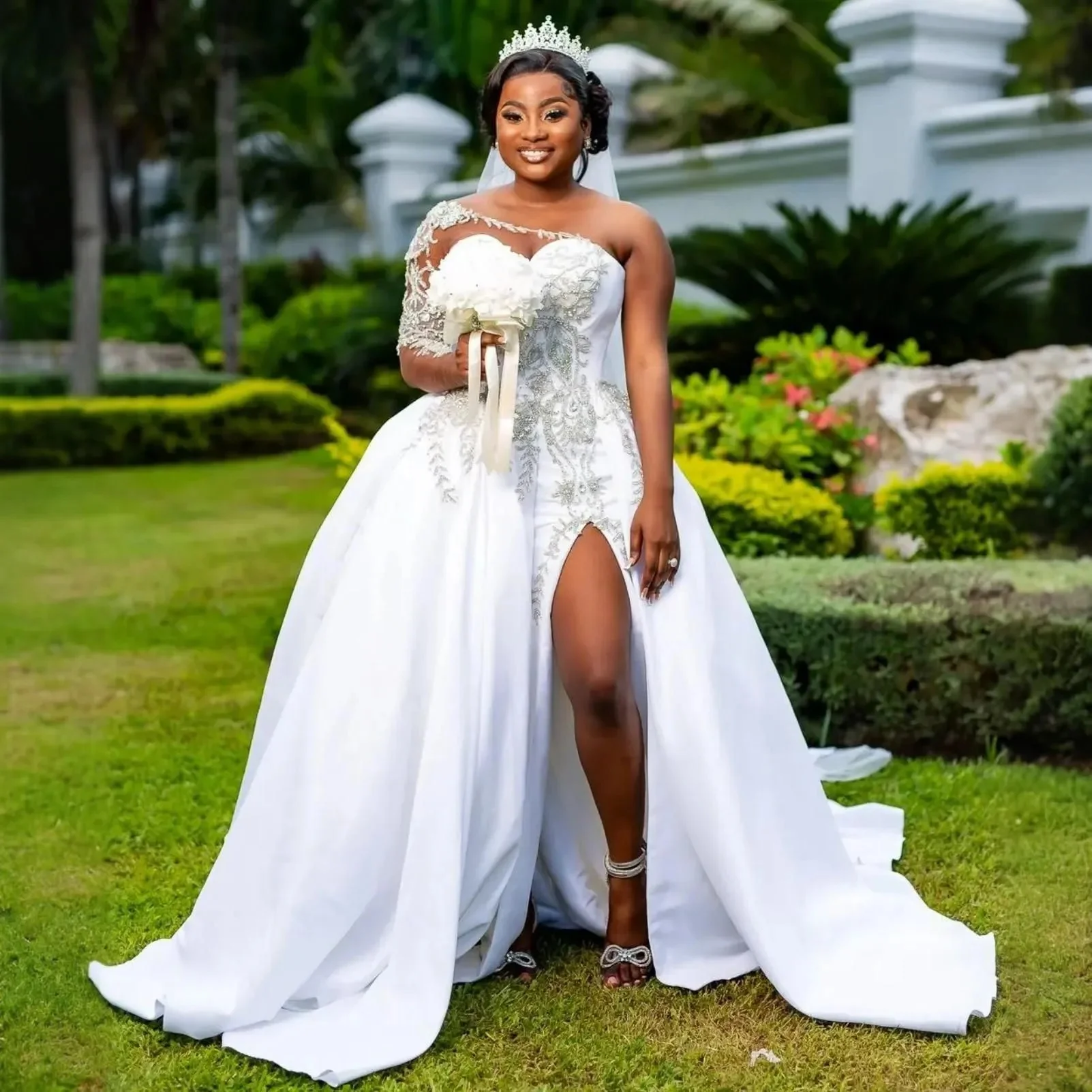 Suknie ślubne w stylu syreny plus size na zamówienie dla panny młodej, odpinany tren, suknie ślubne dla afrykańskich czarnoskórych kobiet, z jednym ramieniem.