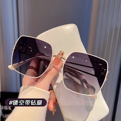 Imagen 2 del producto 2025 nuevas gafas de sol de moda para mujer, gafas de sol polarizadas Vintage de gran tamaño para dama, gafas de tendencia, gafas para exteriores Uv400