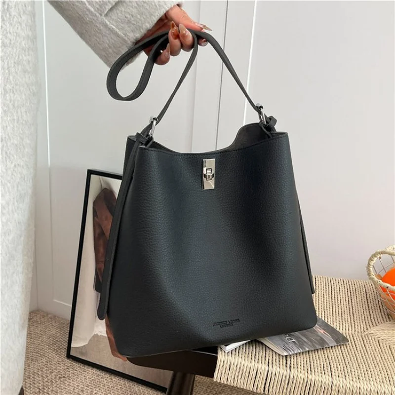 

Luxury Ladies Trendy Commuter Leather Crossbody Bag Classic Elegant Women's Casual Vintage Simple Handbag
