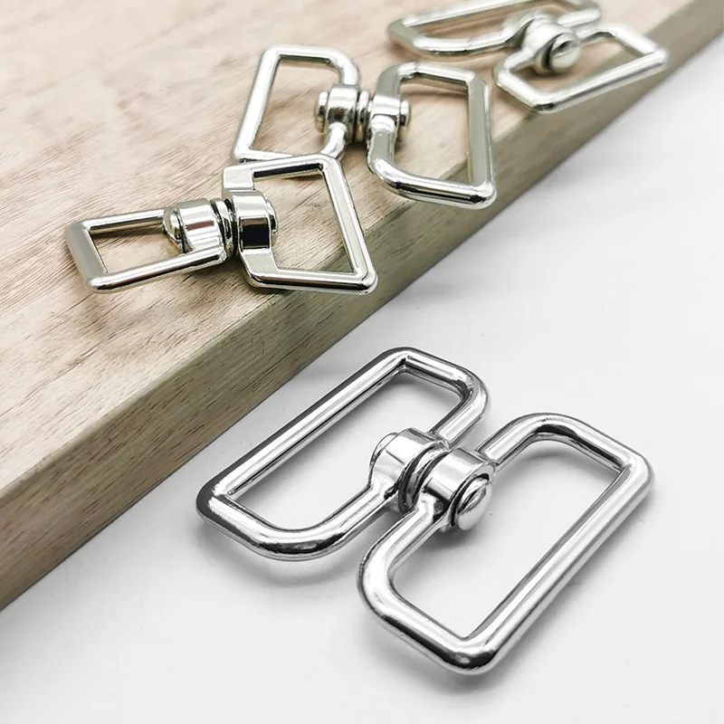 2 pcs Flat bottomed Dog buckle with 360 degree Rotation Is Used For Connecting Backpacks And Keychains With Hardware Accessories