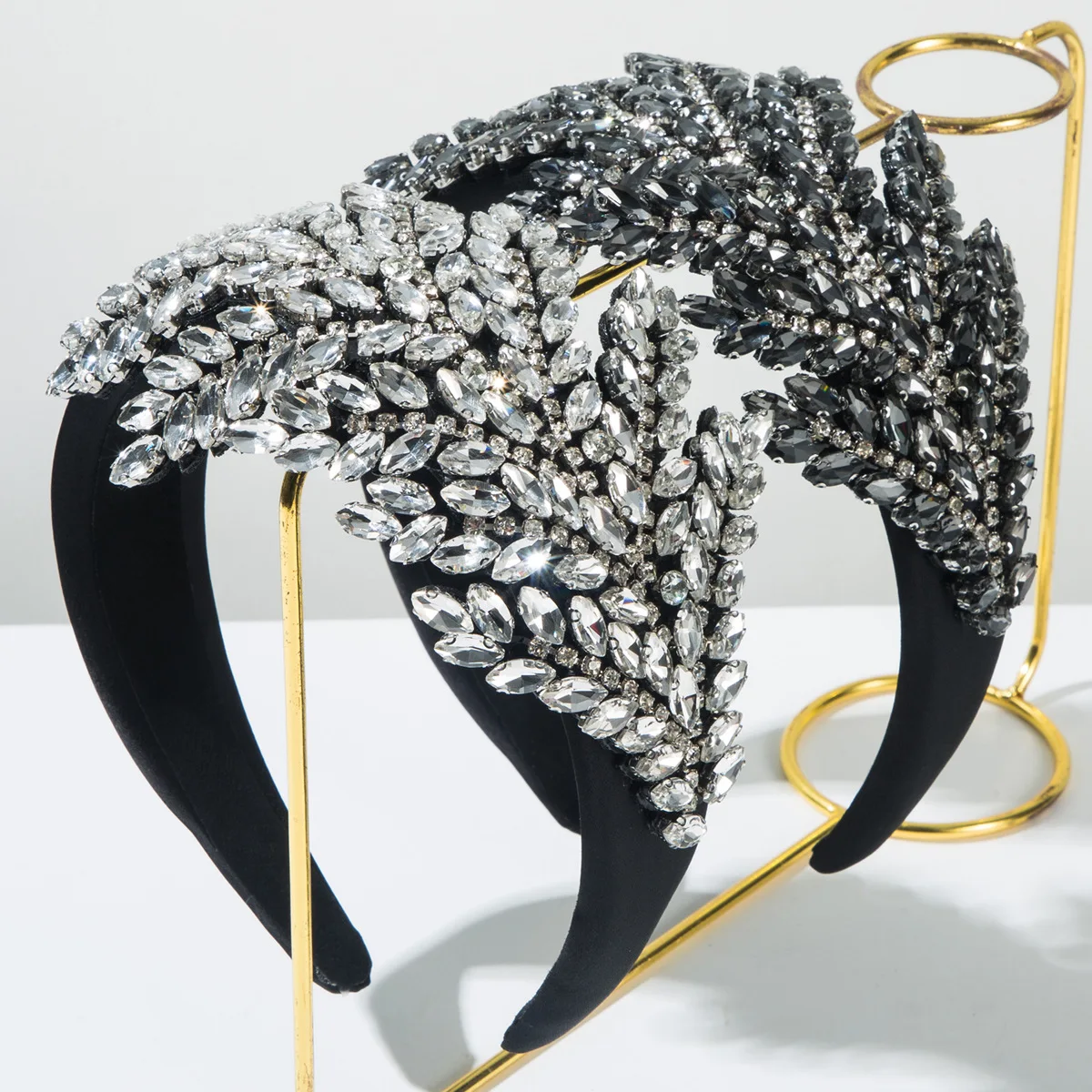 

Fashion new wide edge headband luxury full of diamonds and leaves shape shiny temperament headband Douyin Internet celebrity exp