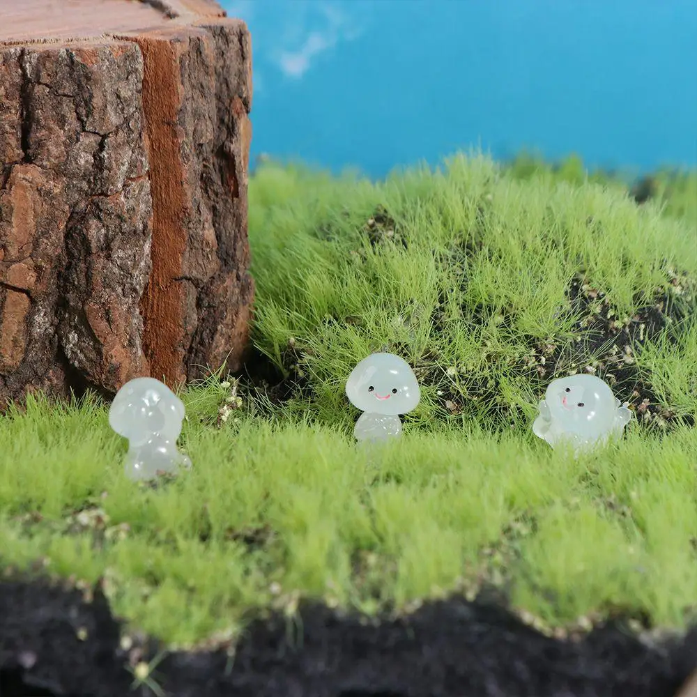 Cartoon Luminous Small People Figurines Resin Crafts Glow in Dark People Figurines Miniatures DIY Cute Little Man Statue