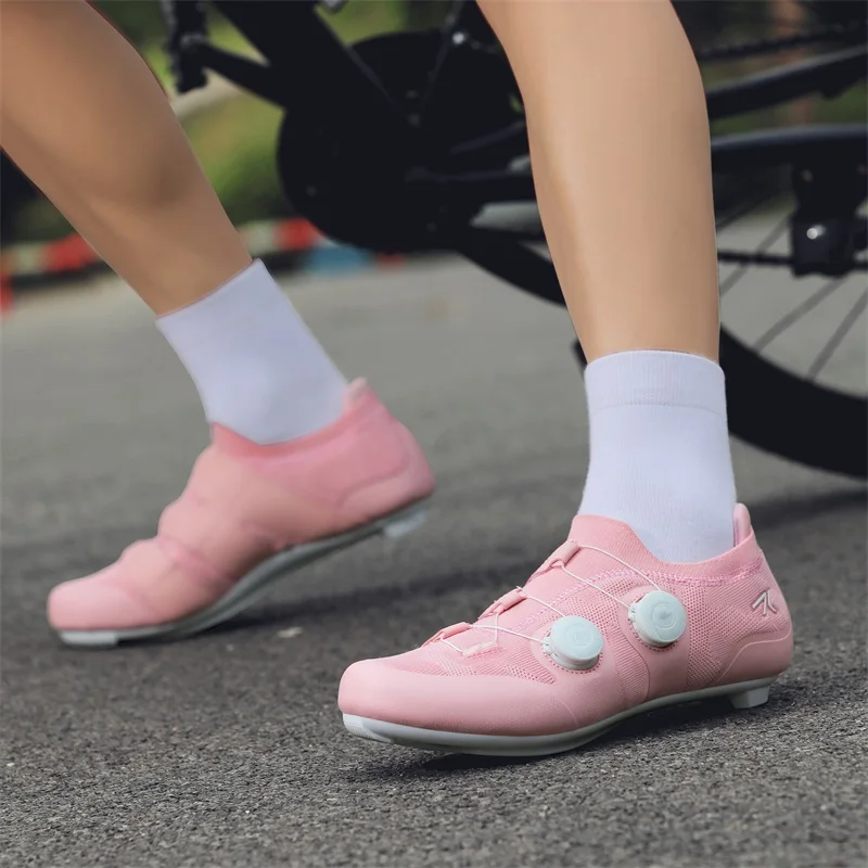 أحذية ركوب الدراجات على الطرق للرجال والنساء باللون الوردي قابلة للتنفس ذاتية القفل أحذية ركوب الدراجات على الطرق Spd أحذية رياضية للنساء قابلة للتعديل لسباق الدراجات النارية #2
