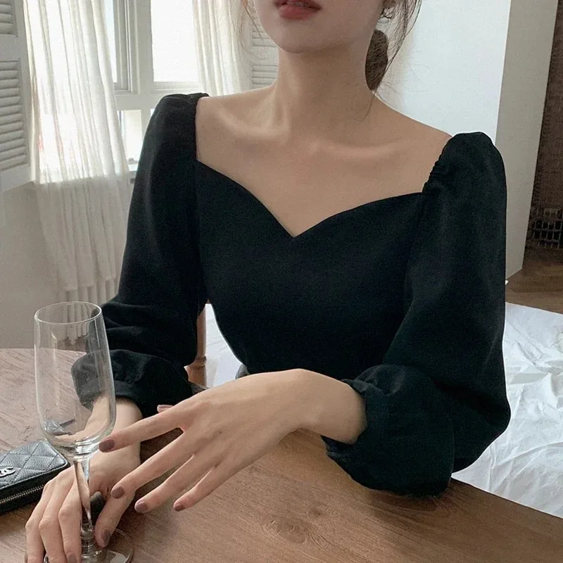 

Vintage Blouse with Petal Collar for Women Long Sleeve Black Shirt for Ladies Elegant Tops New Korean Style 13101