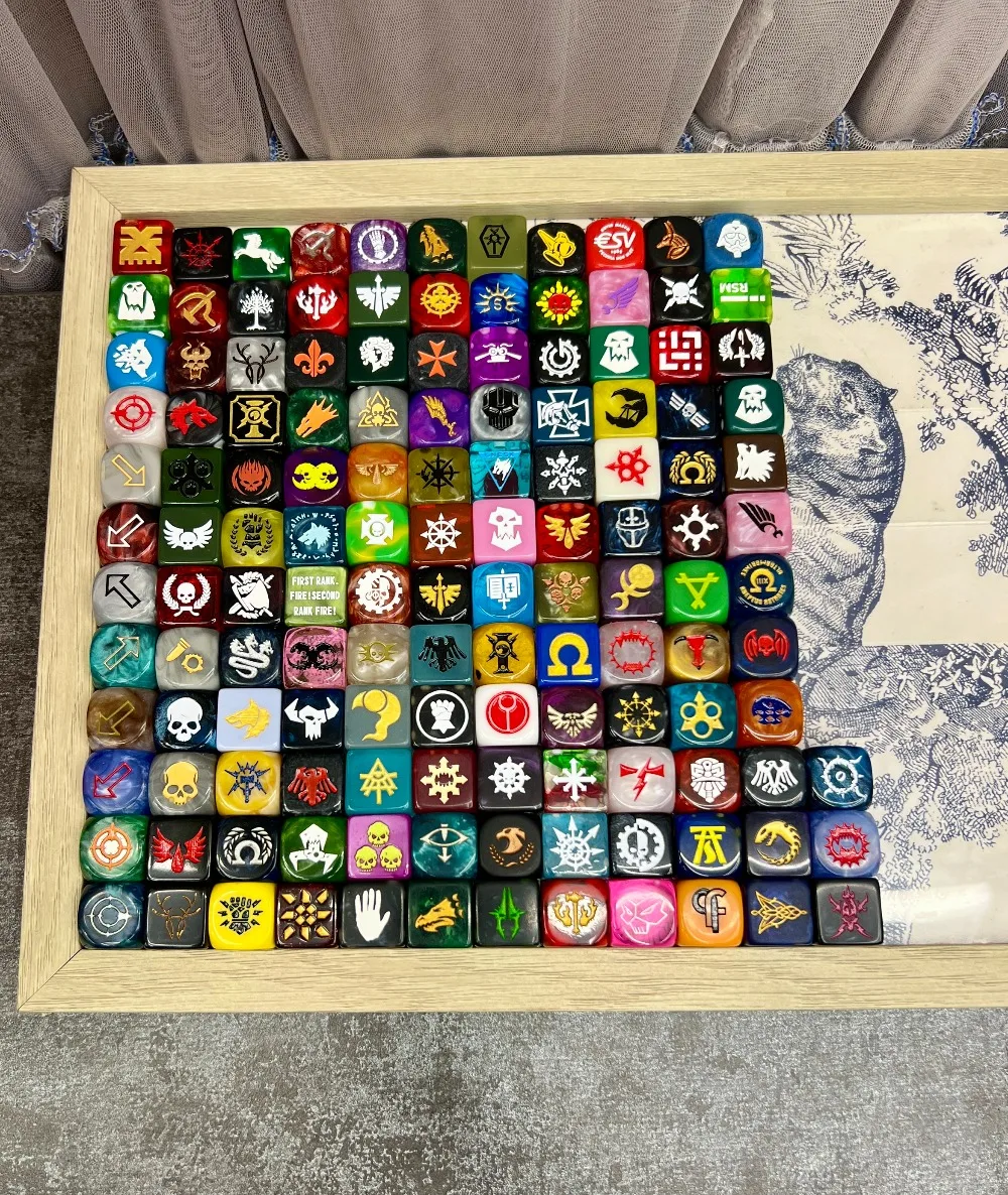 Random 10pcs/20pcs Warhammer Dice Set Warhammer 40K & Old World Custom Symbol D6 Wargame Tabletop Game Dice