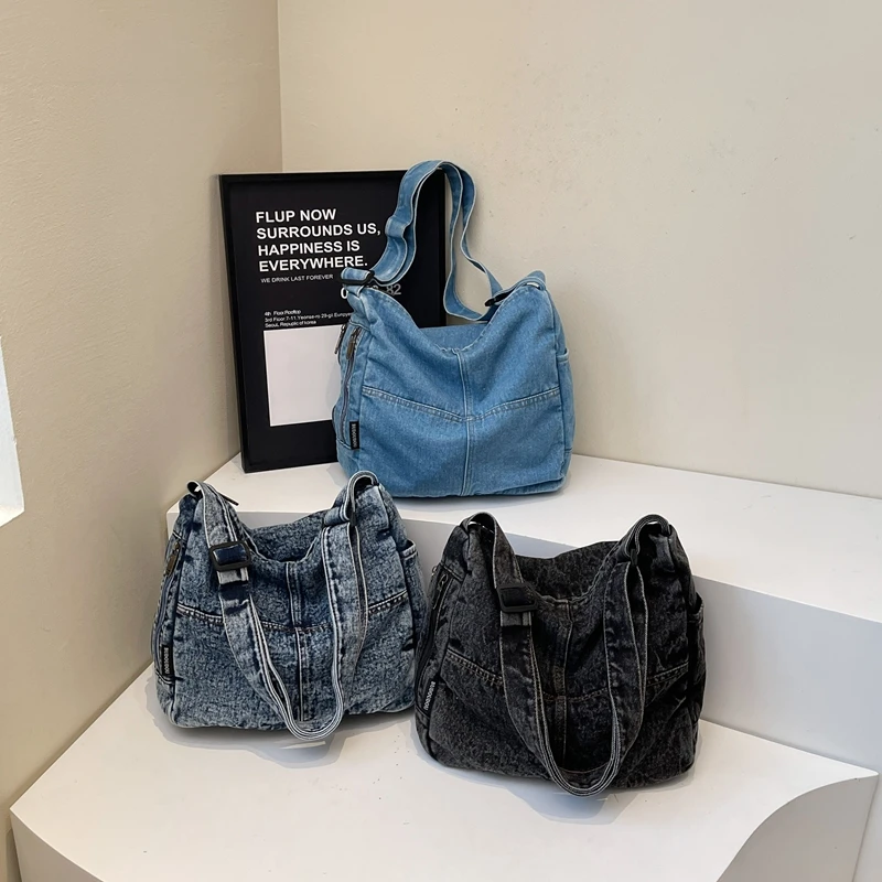 

Women's Vintage Denim Messenger Bag Large Capacity Crossbody Bag with Multi Pockets Fashion Shoulder Bag for Women
