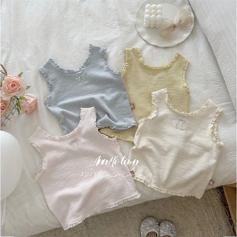 Geripptes Camisole-Top für Mädchen mit Stickerei und Rüschenbesatz – weiches Tanktop mit Spaghettiträgern für den Sommer, zum Schichten oder als Strandkleidung