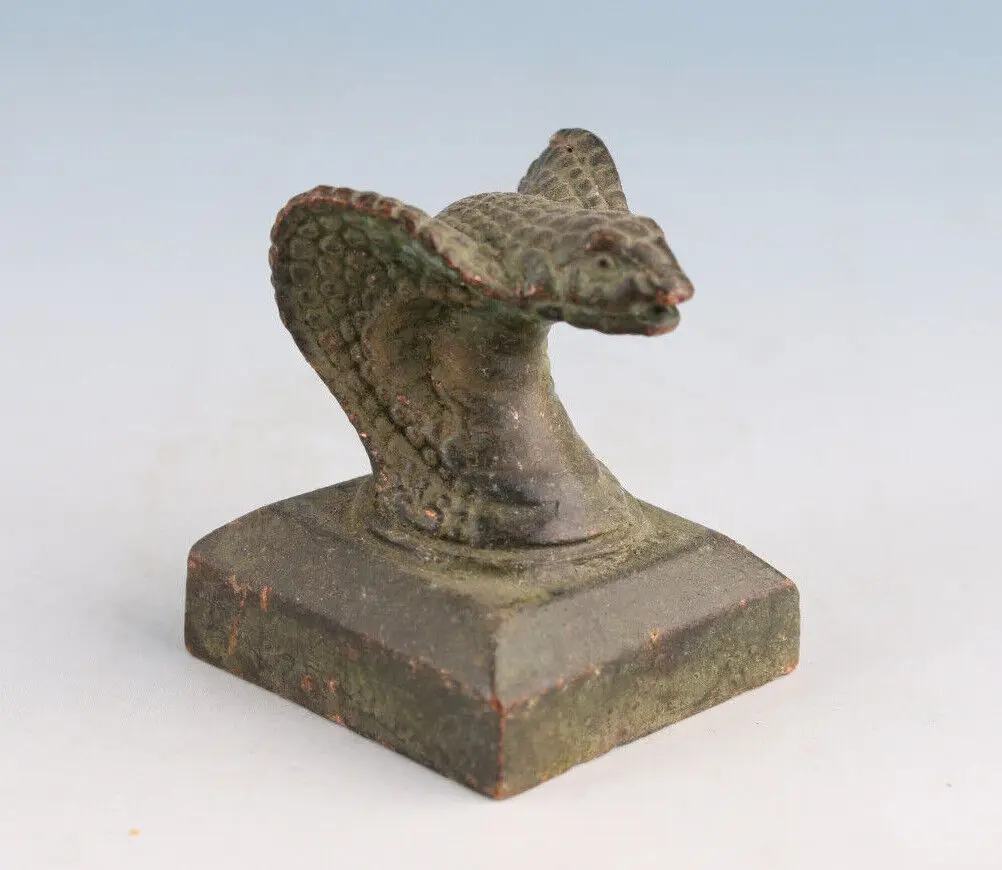Rare chinese bronze hand cast snake seal Figure statue netsuke collectable