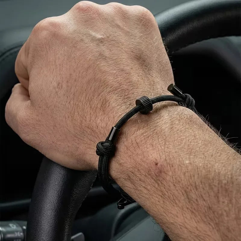 EDC Wrist Strap-Survival Bracelet for Men Emergency Car Window Breaker Bracelet Tungsten Carbide Glass Breaker Escape Tool