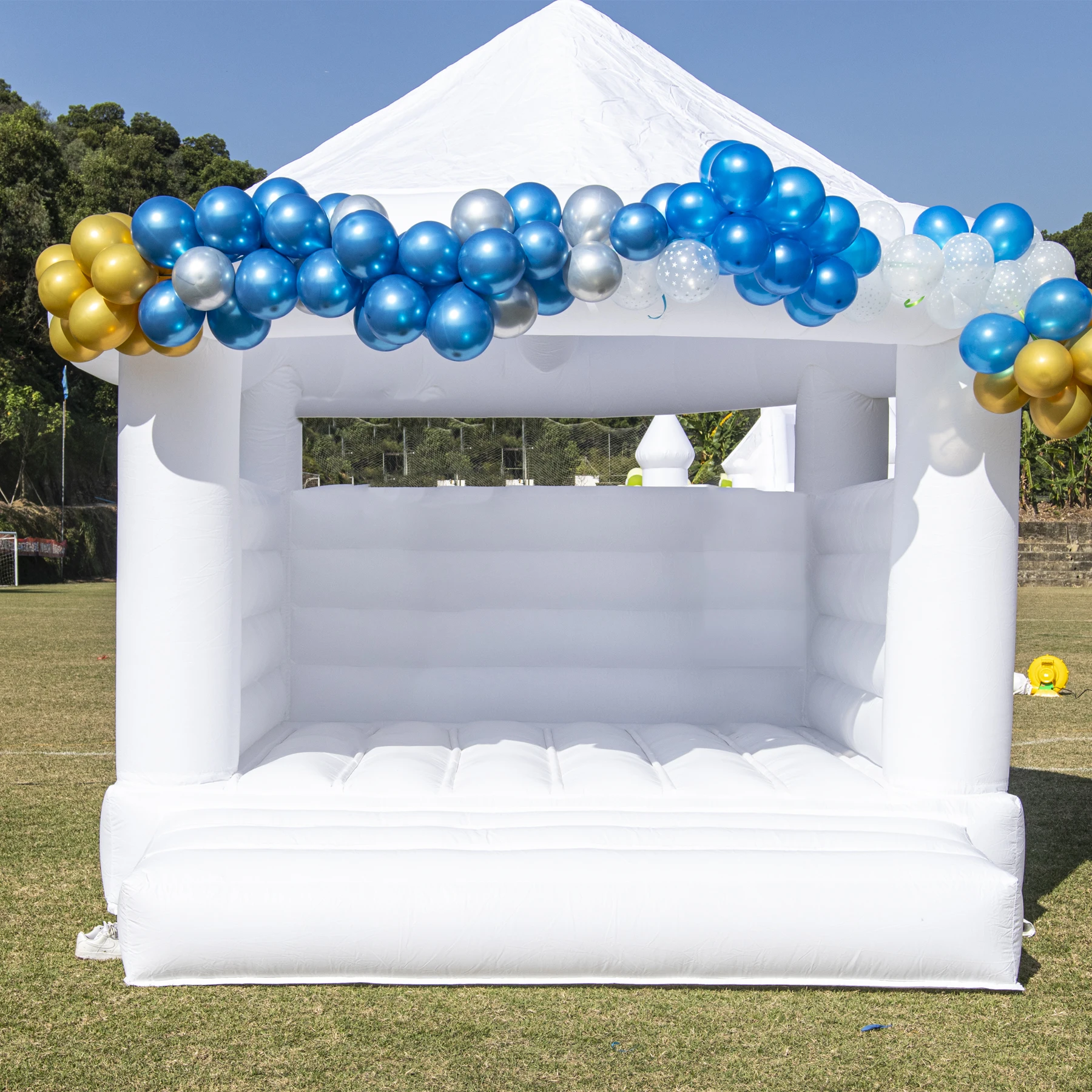 RTS Inflatable Outdoor Air Bounce Commerical Roof PVC Mini Castle Wedding 4x3.5x4.2m With 1100W  Air Blower  13x11.5x13.7ft