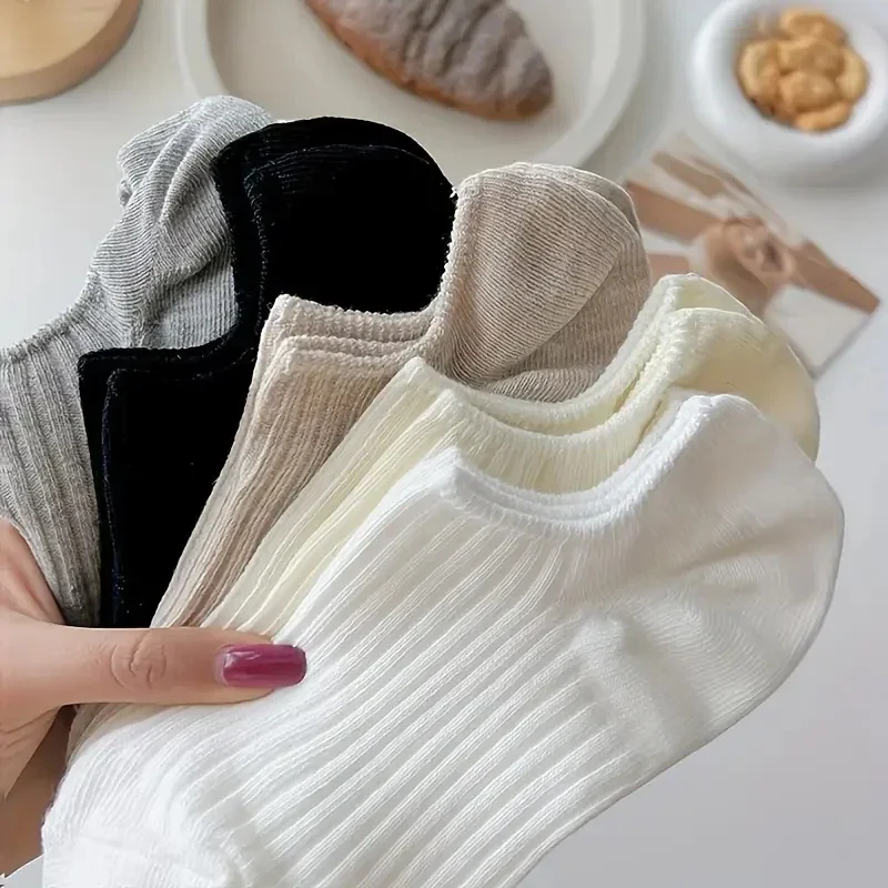 

5 Pairs Of Short Socks Women's Summer Solid Color Black And White Simple Casual Low Cut Breathable Socks