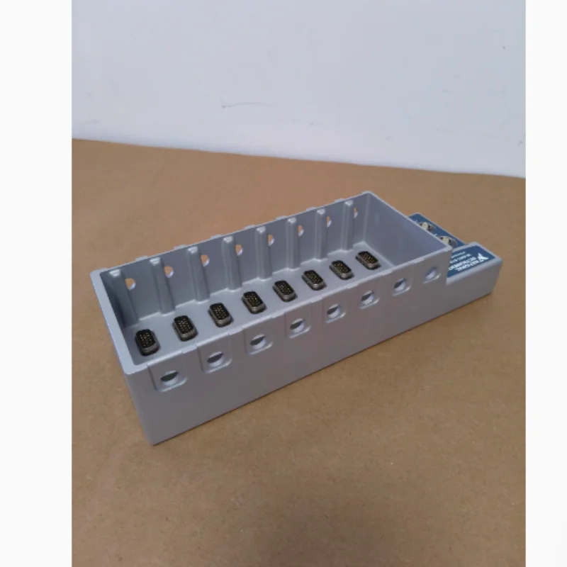

НОВЫЙ cDAQ-9178 USB-шасси с 8 слотами 781156-01 Дані измерения формы сигналов непрерывного считывания и записи