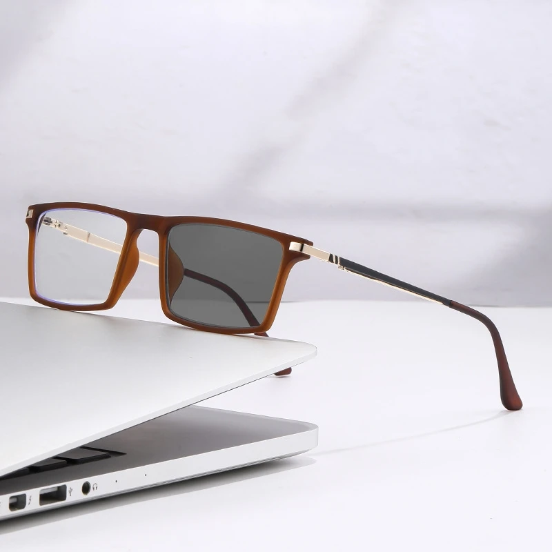 Progressive Multifocal Color Changing Presbyopia Eyewear for Men Women High-definition Photochromic Reading Glasses +1.5 +2.5