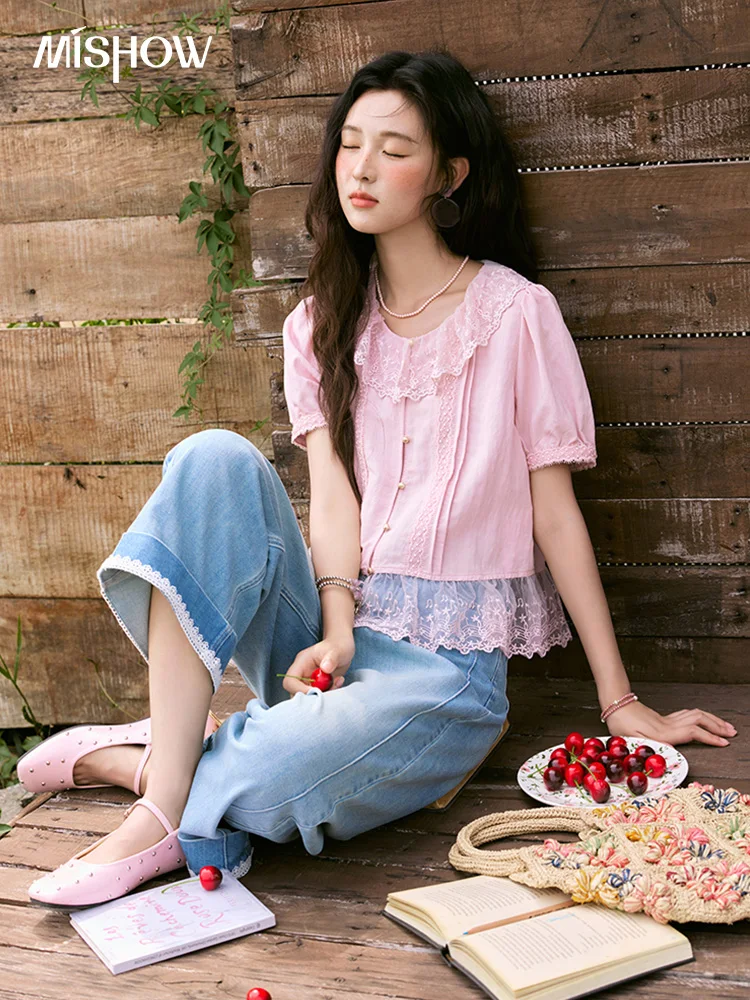 MISHOW 女性のピンクスプライスレースラウンドネックブラウス 2025 夏レース裾甘いブラウス単列金属ボタントップ MXE32X1768
