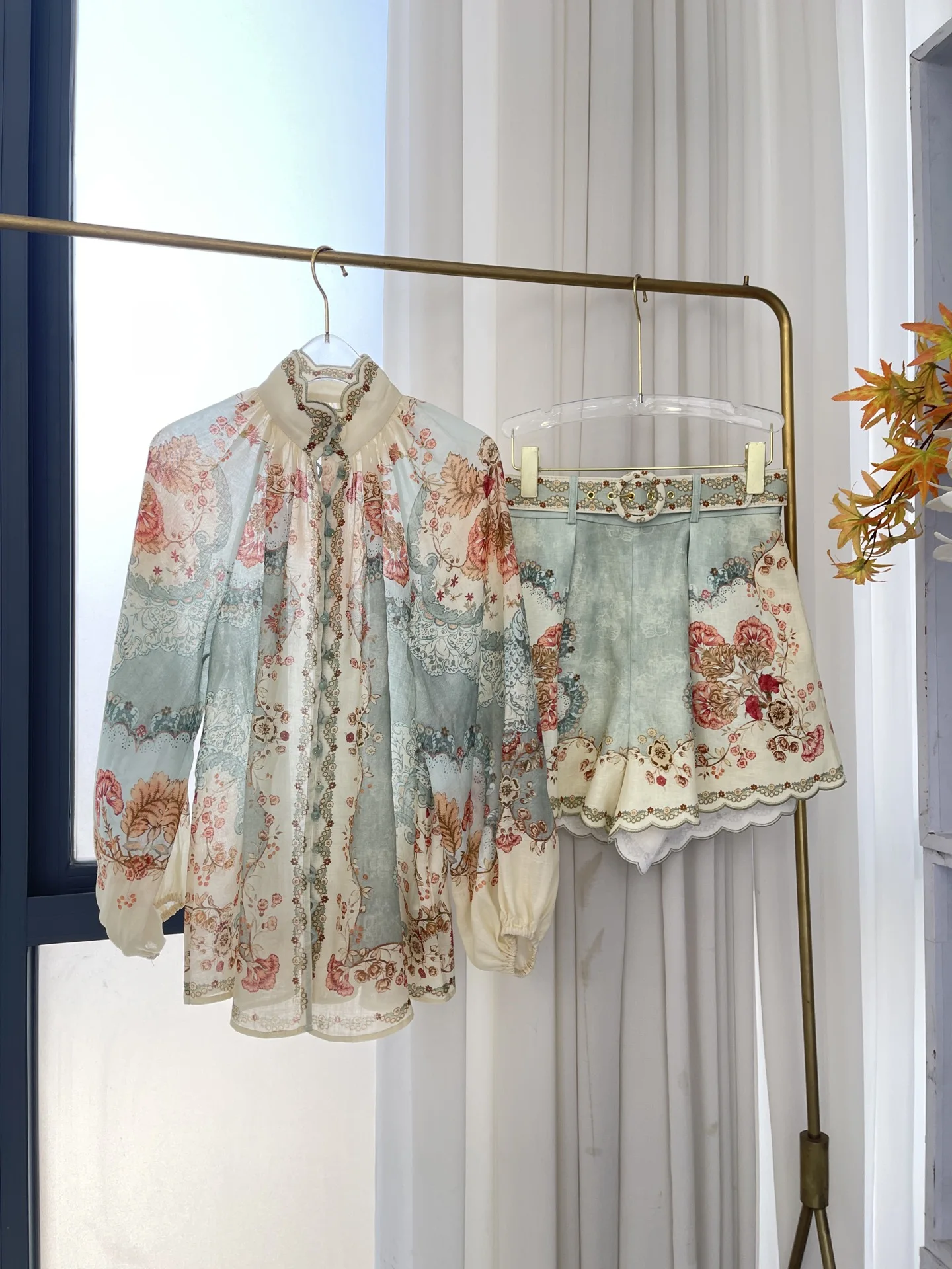 

2025 New Fashion Green Floral Print Long Sleeve Blouse Tops and Shorts Set for Women