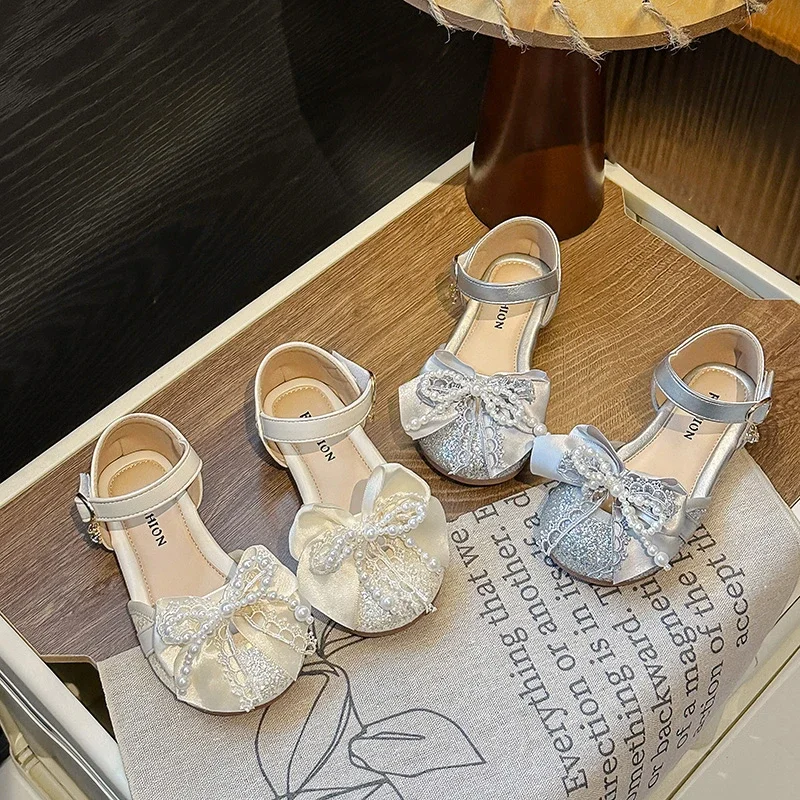 Sandal Musim Panas Anak-anak Sepatu Anak Perempuan Putri Serbaguna Catwalk Balita Sandal Datar Gaun Modis Anak Ikatan Simpul Manik-manik Musim Panas