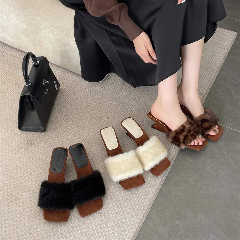 

Новый стиль, выше 5 см ~ MAO MAO однолинейные женские тапочки на танкетке с квадратным носком неправильной формы, высокие каблуки, плюшевые тапочки