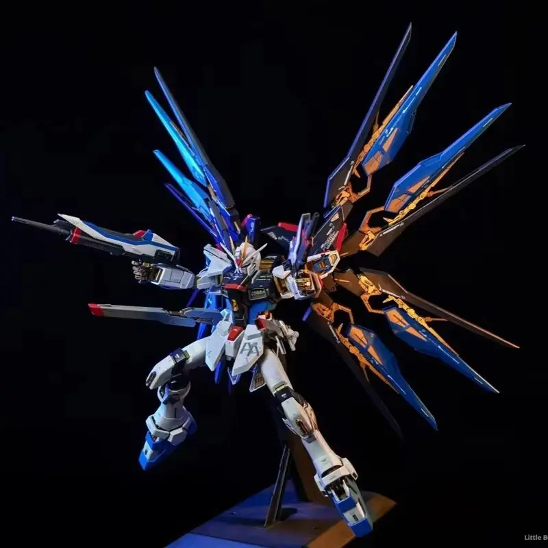 

В НАЛИЧИИ: Сборная модель Daban PG Strike Freedom в масштабе 1/60 с комплектом фар, в цветной коробке, коллекционная игрушка для фанатов.