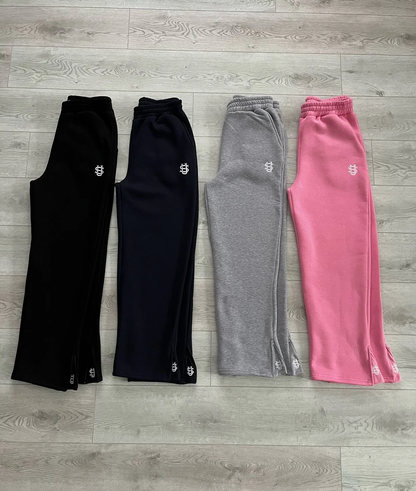 

Embroidered Y2K retro pants sportswear street clothing personalized pants legs zipper hip hop fashion casual jogging pants