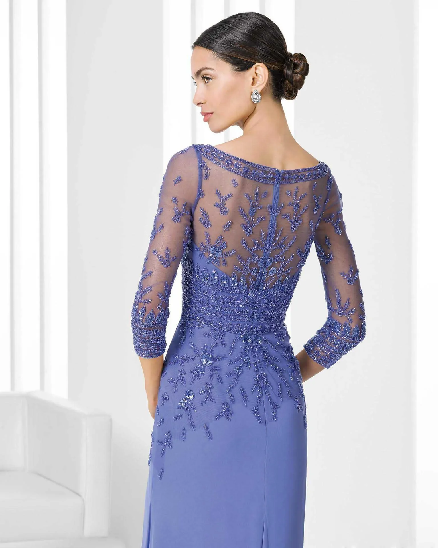 Customized Elegant Scoop Neck Mother of The Bride DressesThree Quarter Sleeve Appliqued Sequins Mother Gown Floor Length Wedding