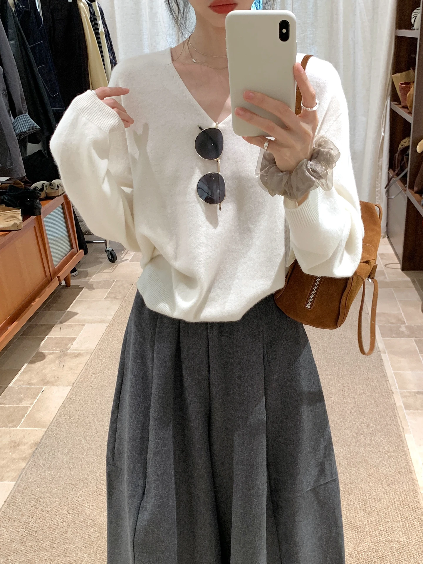 

Женский шерстяной свитер BRIVIN с V-образным вырезом, мягкий, уютный, однотонный, свободного кроя, с длинными рукавами, осенне-зимний, модный, повседневный стиль