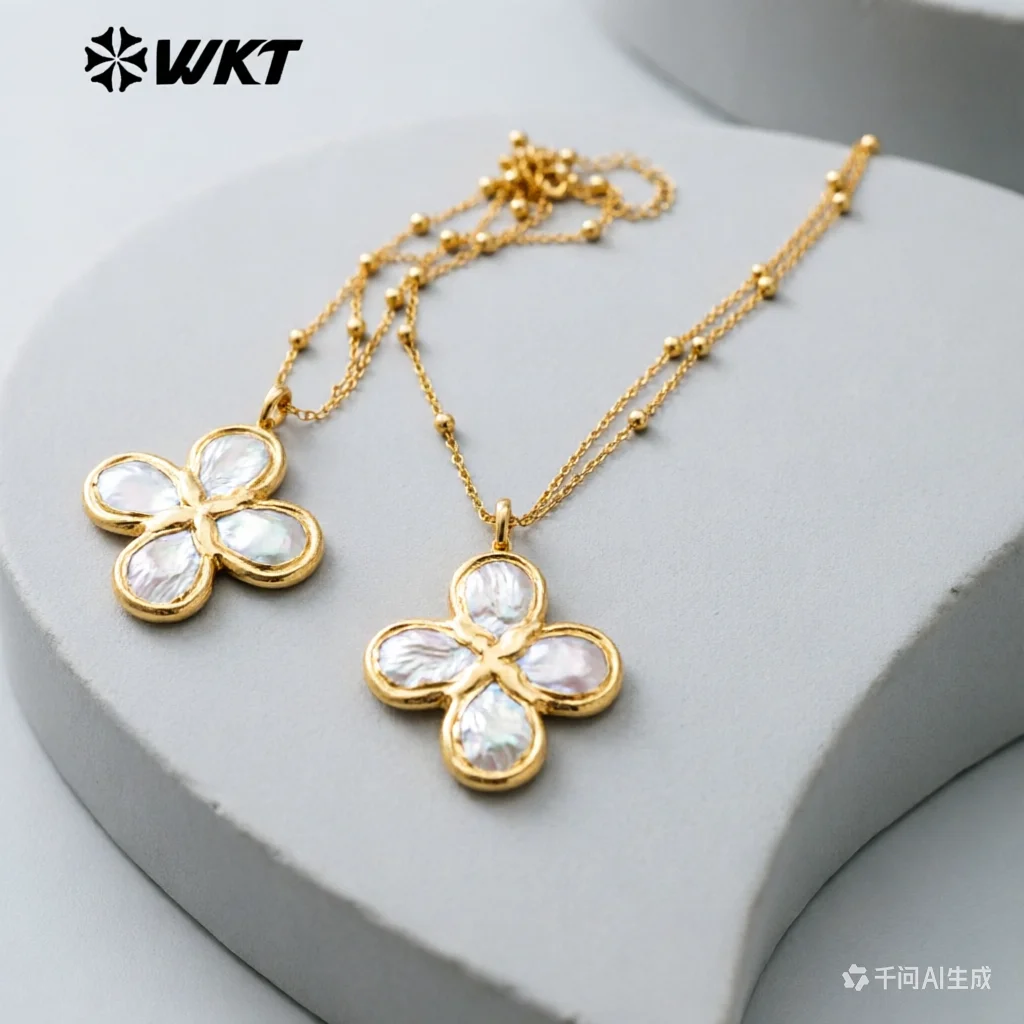 WT-JN299 Wholesale 18K Gold Plated Freshwater Pearl Lucky Four-Leaf Clover Cross Cute Little Women Necklace As Daily Decoration