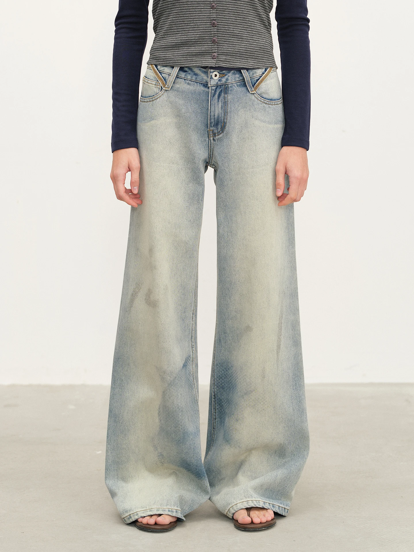 

Howwell2026 SS Women's Slim Straight Jeans Shadow Washed Denim Versatile Long Trousers Spring Cotton Natural Waist Button