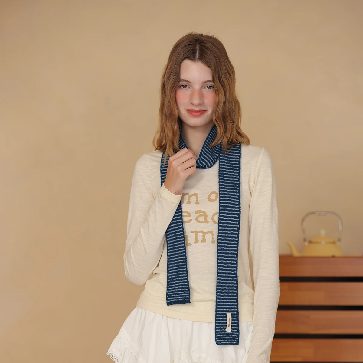 A 100% Wool Scarf with Contrasting Stripes, Long and Thin, for Women, Autumn and Winter Fashion, Versatile Decorative Small Sausage Scarf