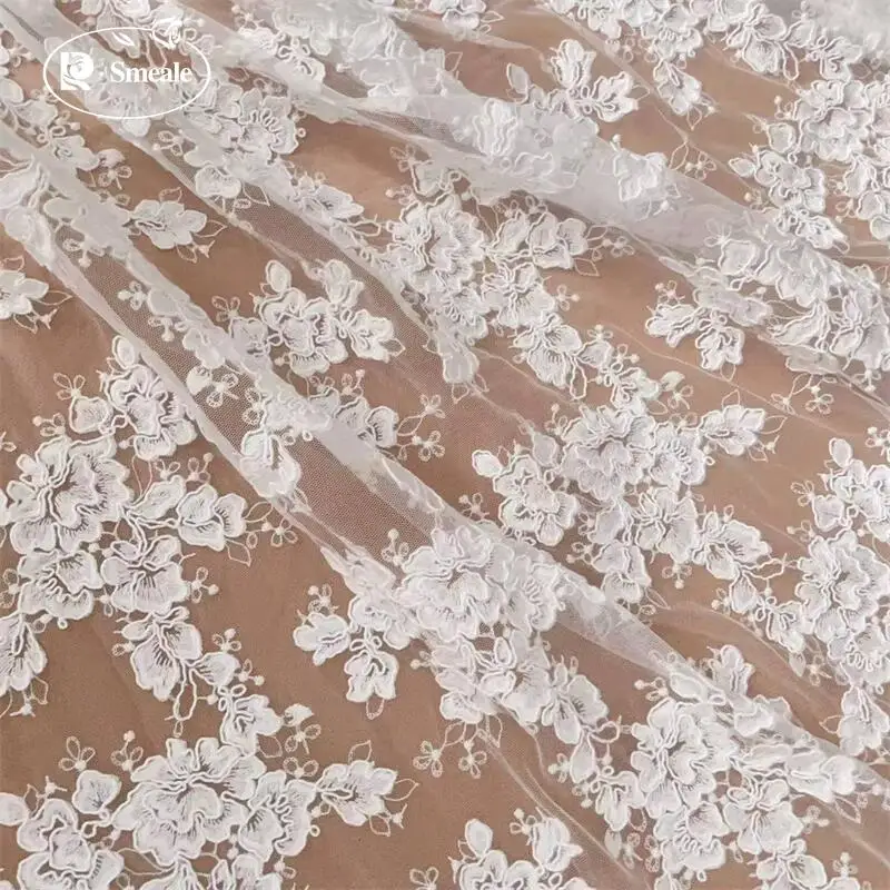 Baumwollstickerei Blumenspitzenstoff, fortschrittliche Randstickerei Blumencluster Braut Hochzeitskleid Stoff – Detail 6