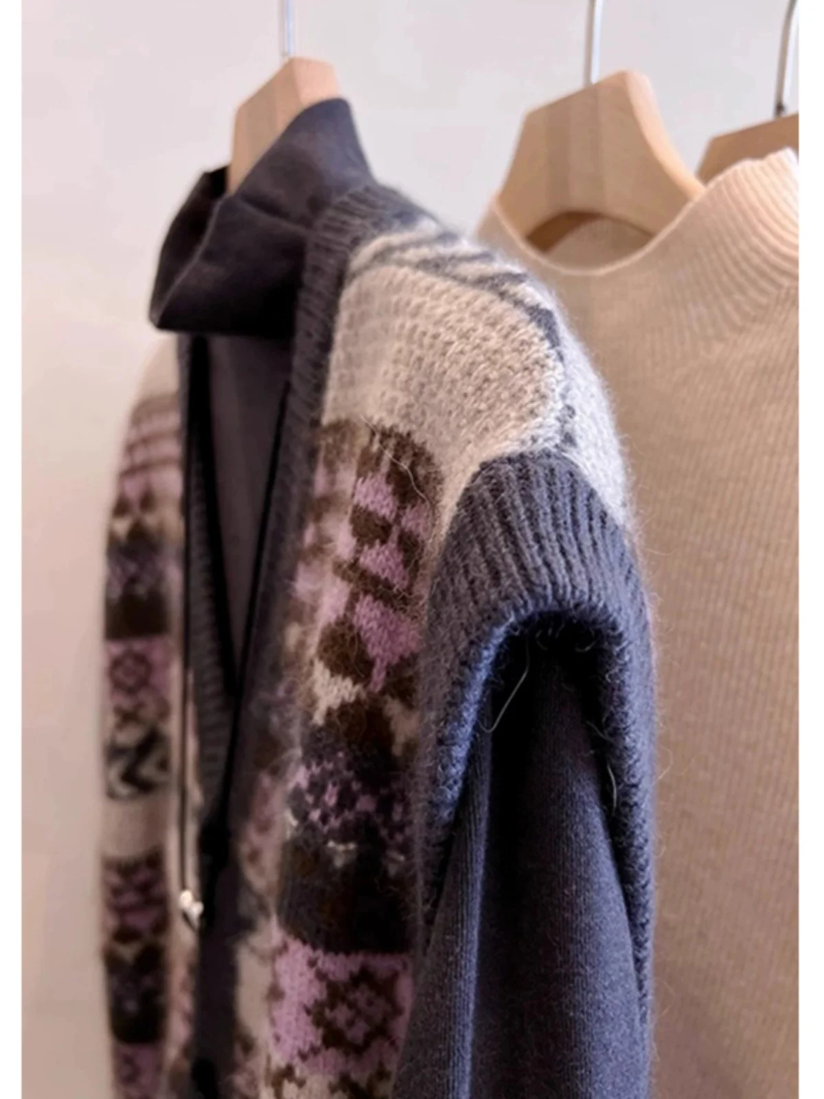 

Ретро-кардиган женский вязаный с V-образным вырезом, осенне-зимний, модный дизайн, вышивка, трендовый, для повседневной носки, регулируемый размер