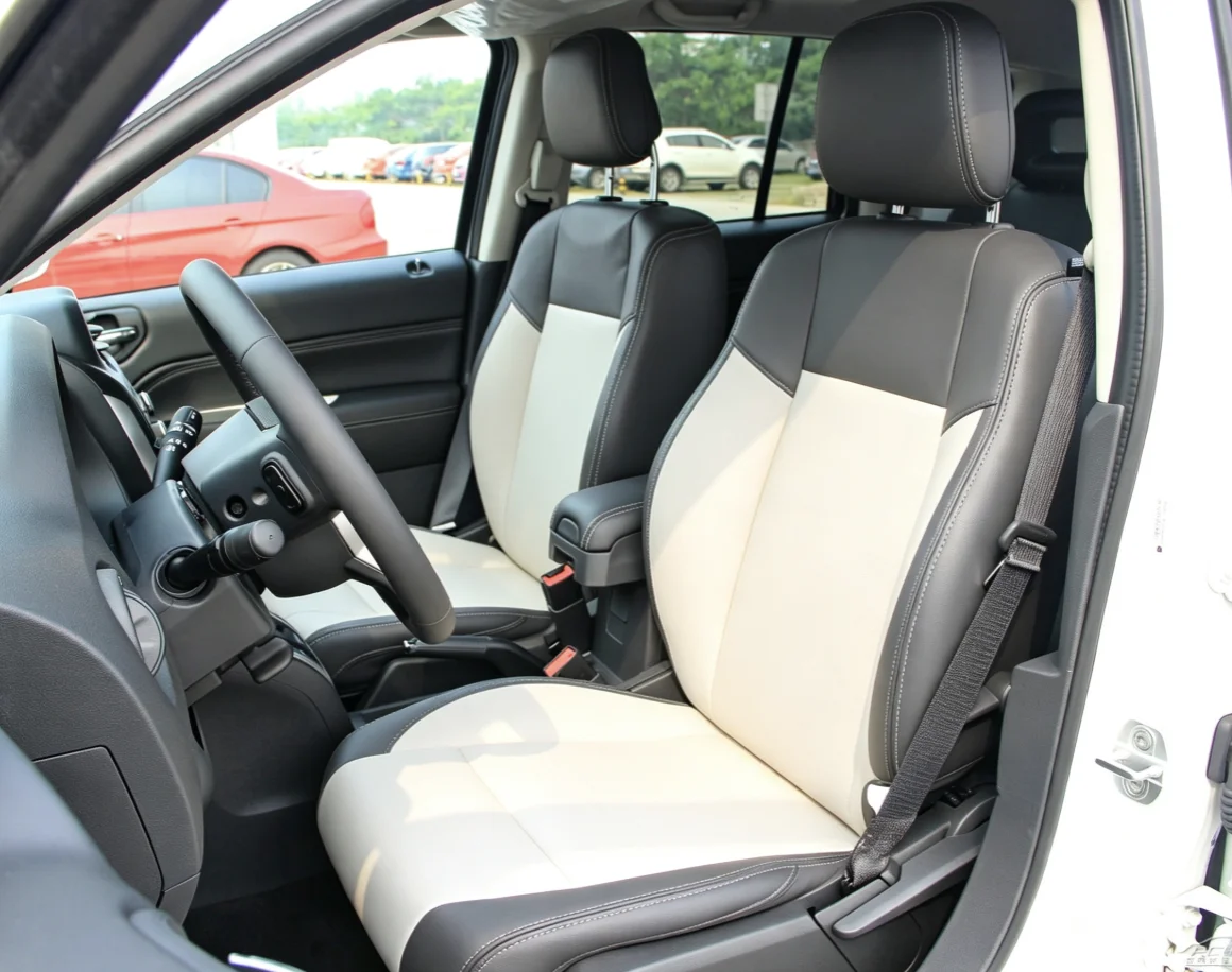 Für Jeep Compass 2011~2014 Maßgefertigte Autositzbezüge Luxuriöses Nappaleder 100% Passgenau Innenausstattung 360 ° Vollständige Abdeckung – Detail 9