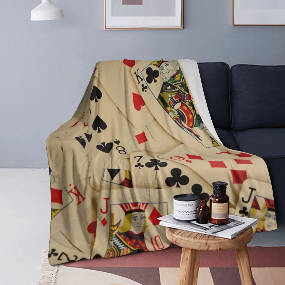 

Scattered Pack Of Playing Cards Hearts Clubs Diamonds Blanket Soft Warm Flannel Throw Blanket Cover for Bed Living room Picnic