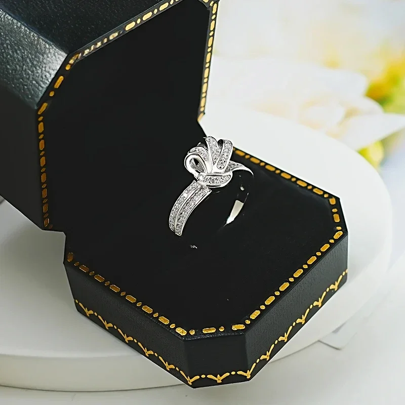 Light Luxury Knot 925 Silver Niche Temperament Ring Inlaid with High Carbon Diamond Simple Commuting Sweet Niche Design