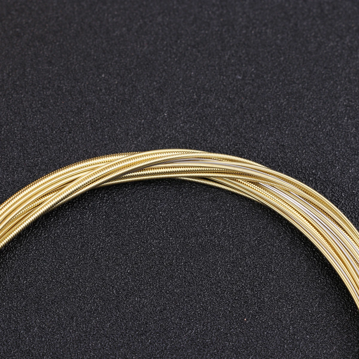 

Brass Guitar Strings Steel Wire Acoustic Golden Tone Bright Anti-Rust Hollow Bead Head for Guitar Practice Music