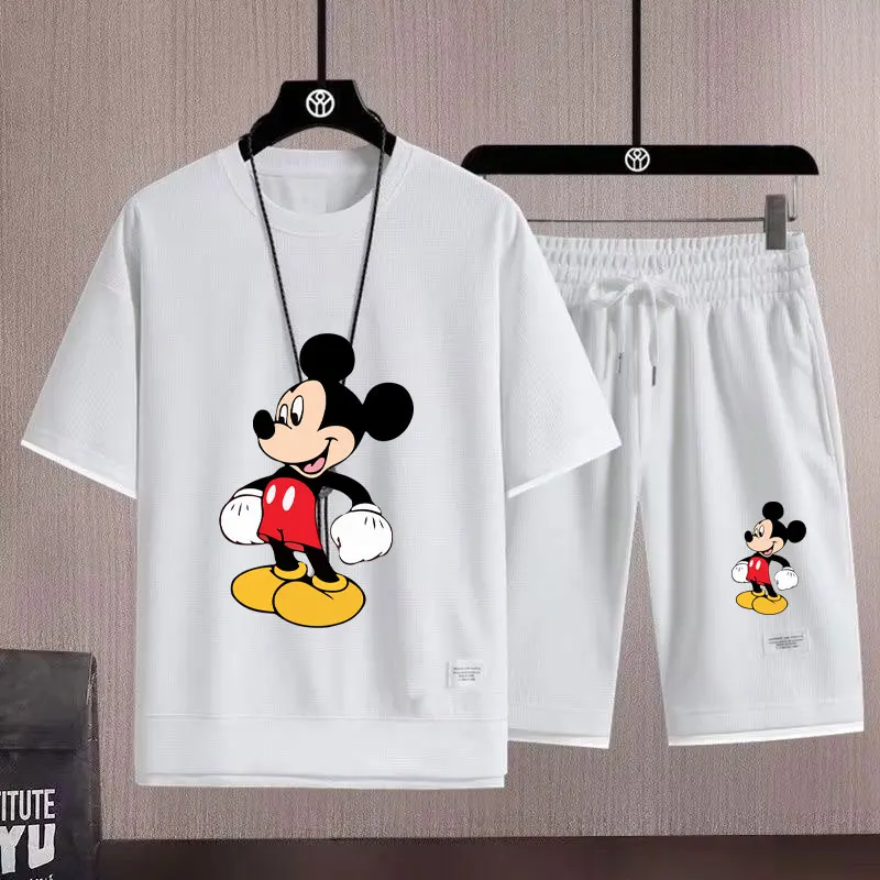 

2025 Disney Mickey's new summer hot selling shirt set, synthetic comfortable and cool men's fitness brand T-shirt shorts clothin