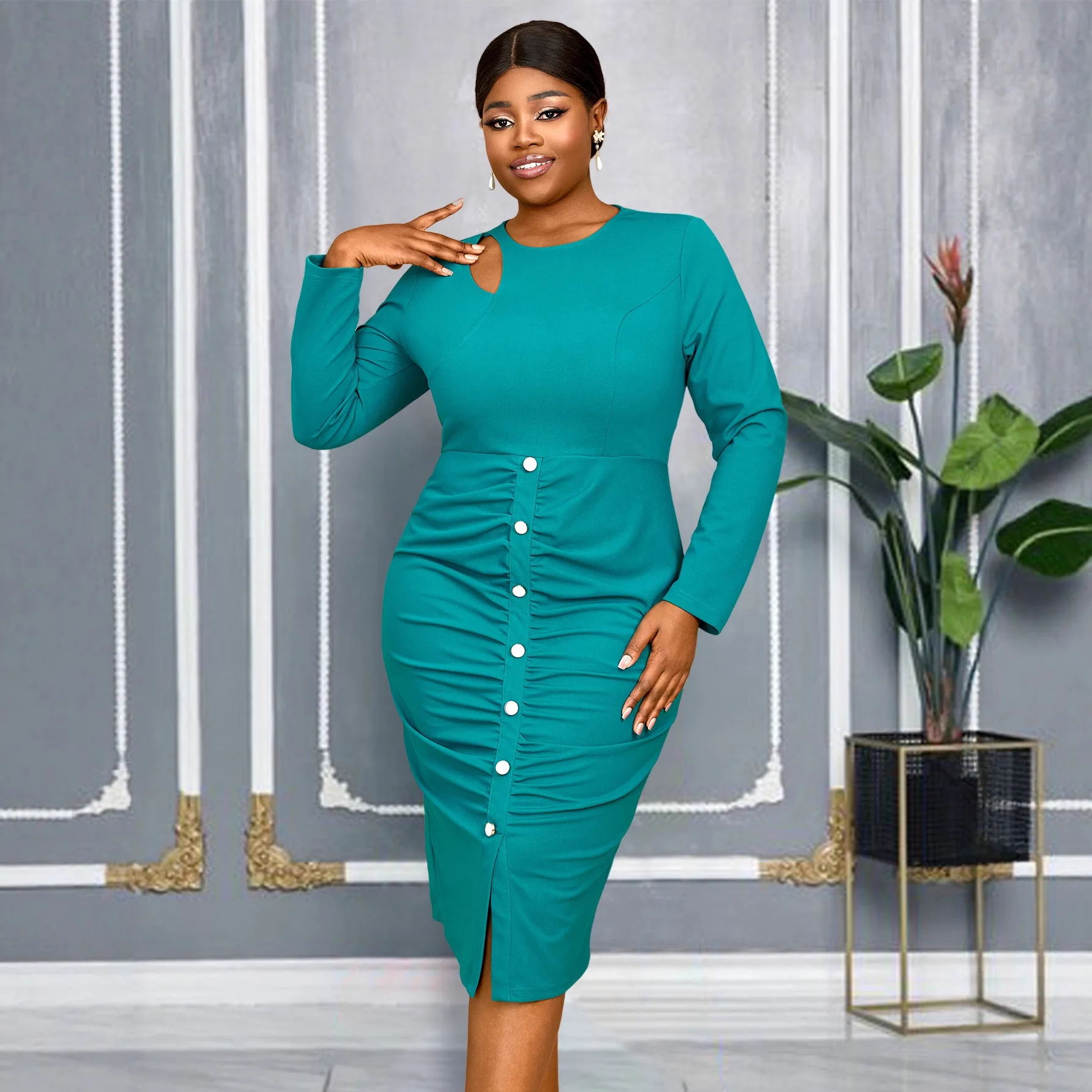 

Plus-size Women's Dress With Hollow-out Details And Ruched Long Sleeves, Single-breasted, Slit Design, Suitable For Commuting