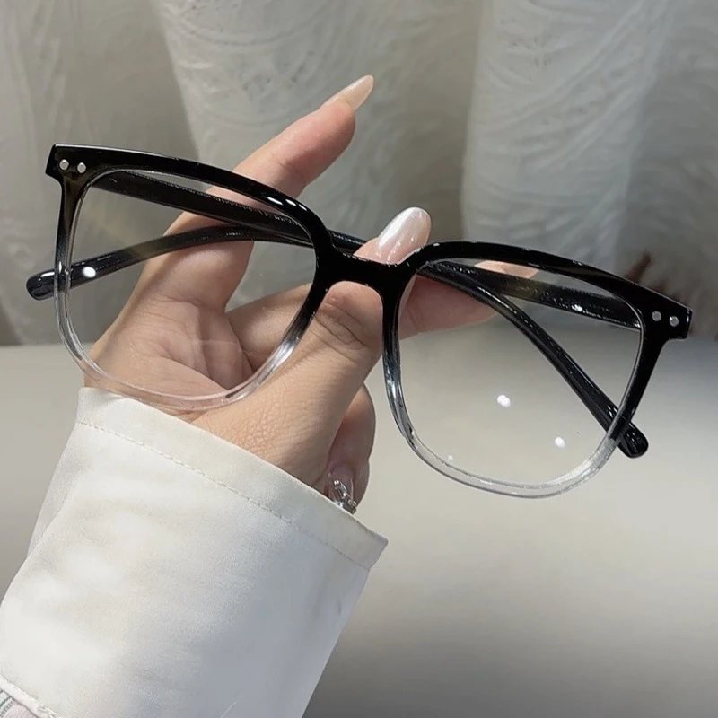 Anti-blue Light Glasses for Women with Regular Eyeglass Frame Finished Retro Flat Light Frame