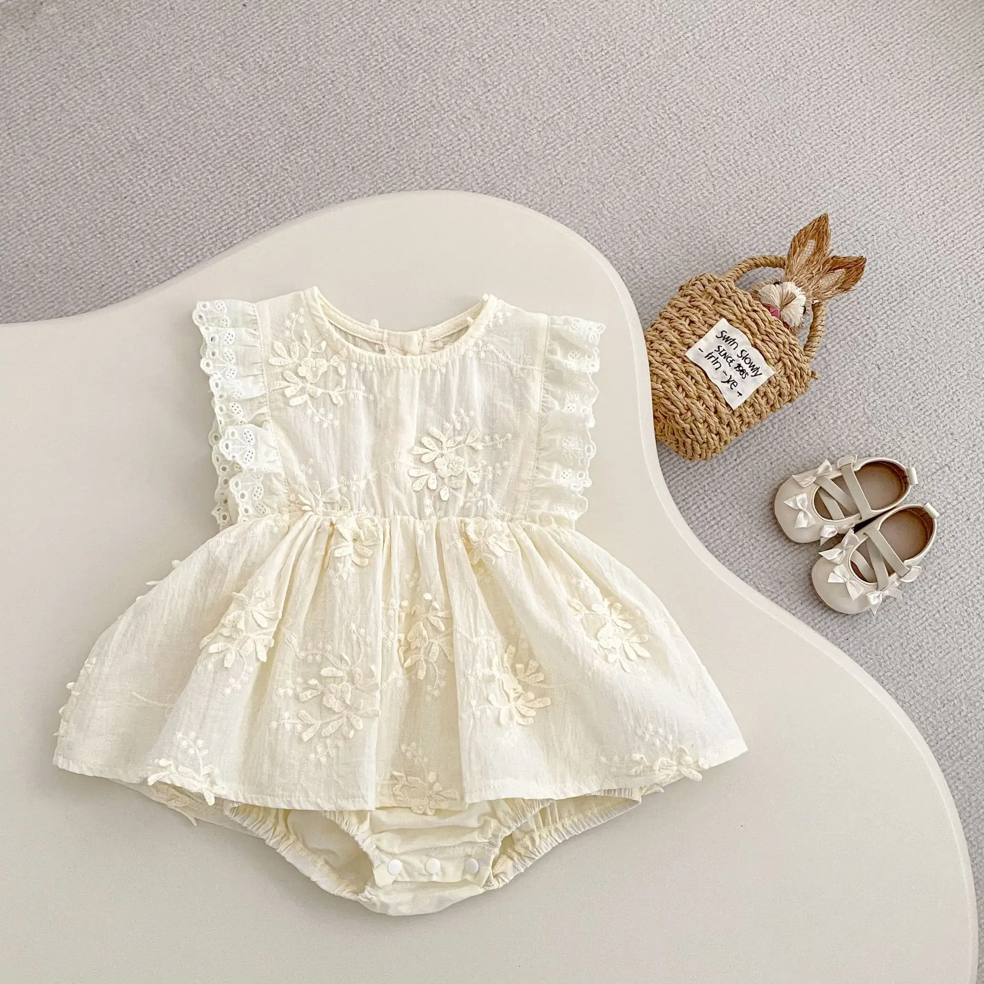 

Summer new 0-3 year old baby clothing, embroidered lace flying sleeve princess skirt, cute baby girl jumpsuit