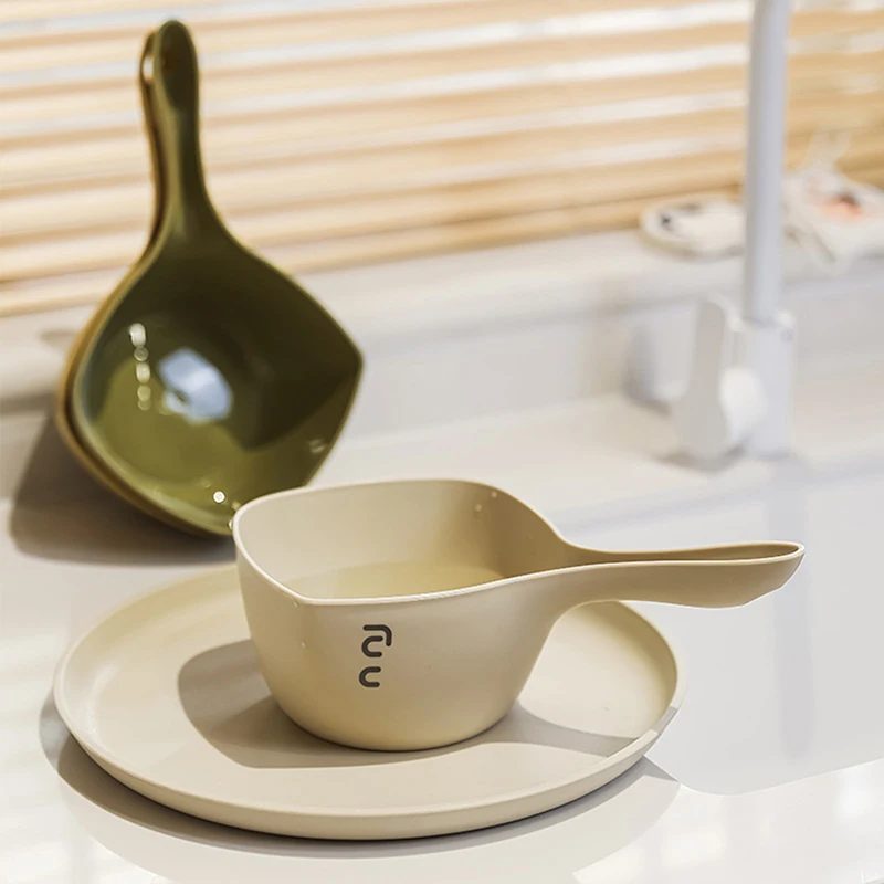 

Утолщенный большой совок для воды — удлиненная конструкция с длинной ручкой для полива овощей и мытья фруктов, подвесной