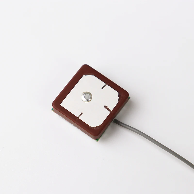 50 PCS High-Gain 18*18 Ceramic Antenna For Active GPS Positioning Vertical Polarization RoHS Compliant GNSS & GPS Antenna