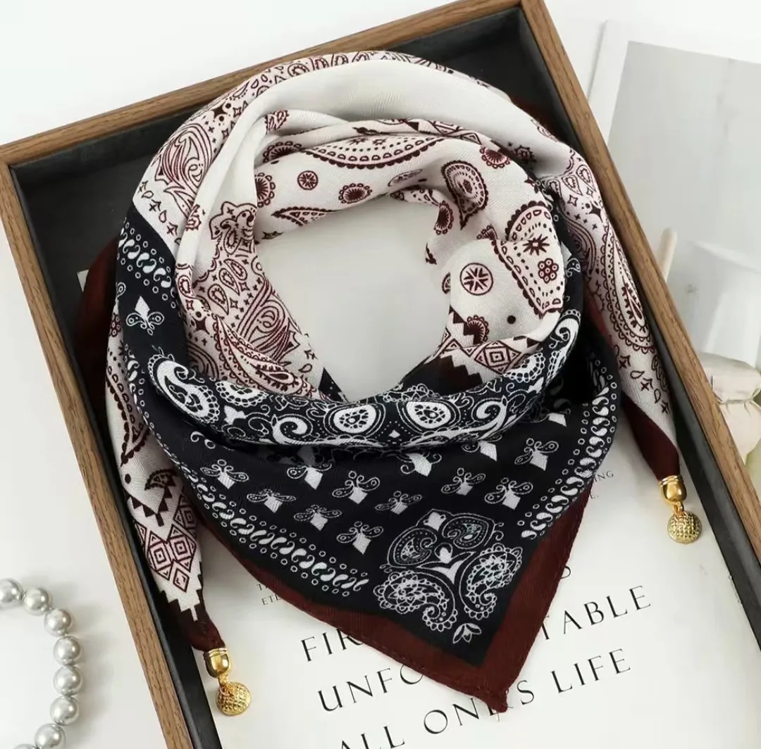 Herbst Winter Warm Magnetische Schnalle Seidenschal für Frauen Neue Mode Druck Weiche Satin Halstuch High-end-Halstuch ﻿