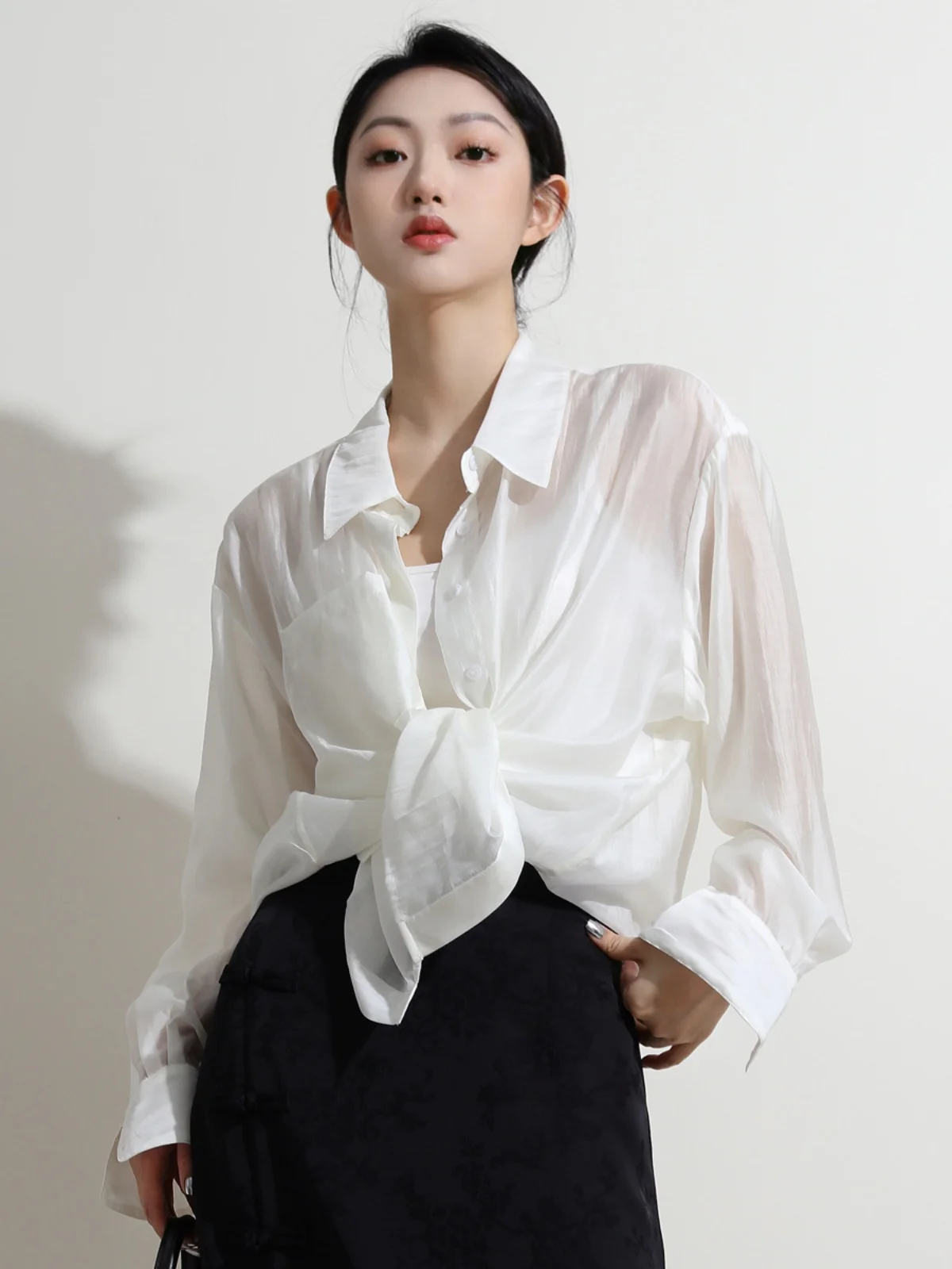 

Mulan 2023 Summer New Silk Stripe Ba Button Decoration Sun Protection irt Collar Long Sve Loose Fit Women's irt