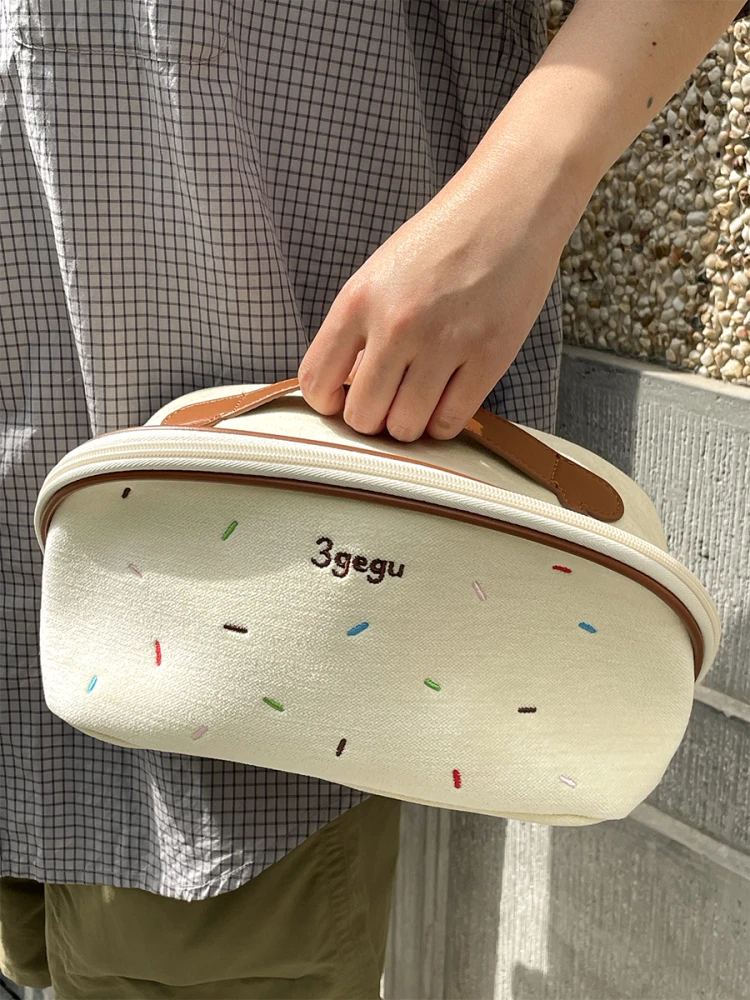 Three mushroom sweet makeup bags portable large capacity storage bags travel bags toiletries  makeup storage view 3