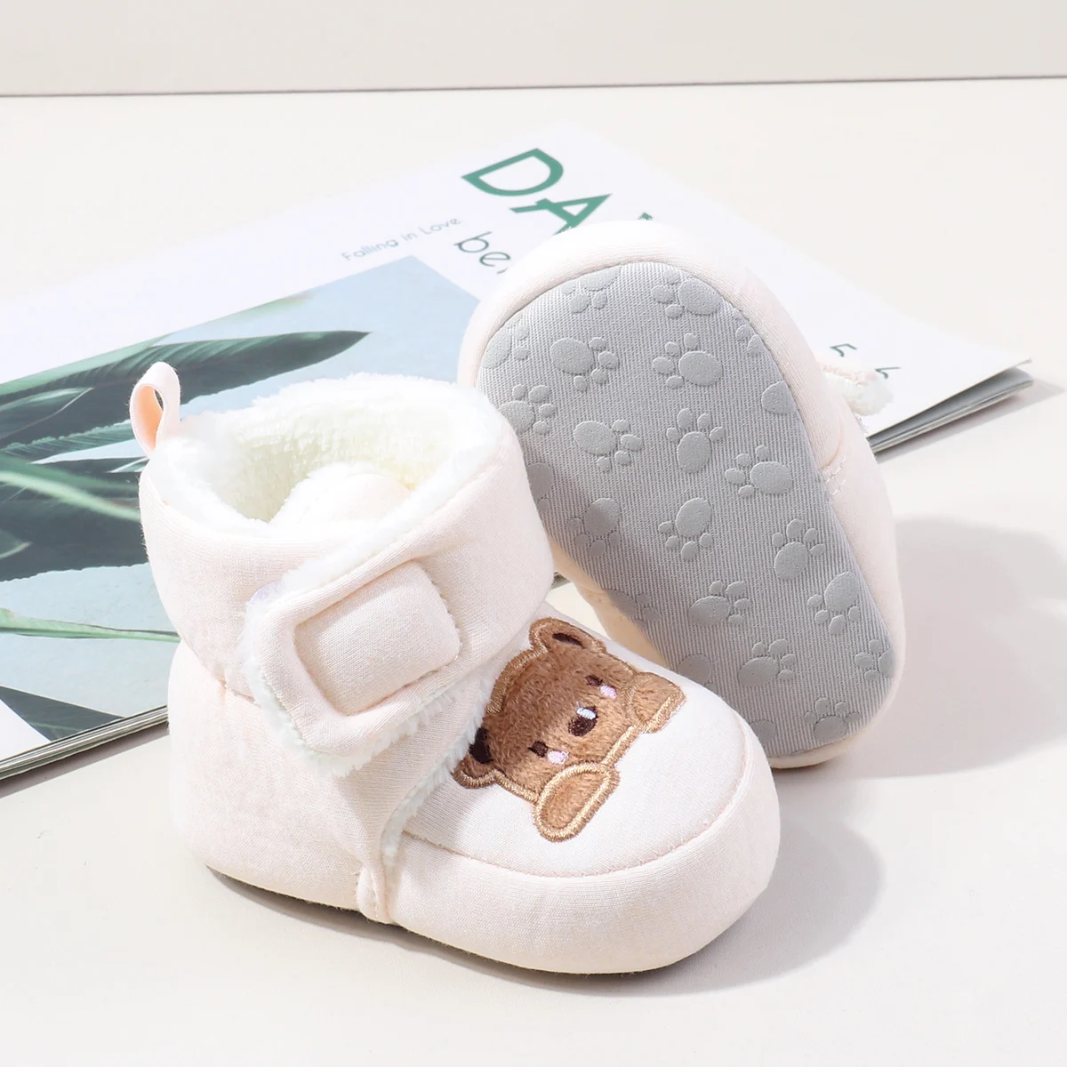 Chaussures d'hiver pour bébés garçons et filles, semelle souple pour première marche, intérieur et extérieur, chaussures confortables de haute qualité pour nouveau-nés de 0 à 18 mois