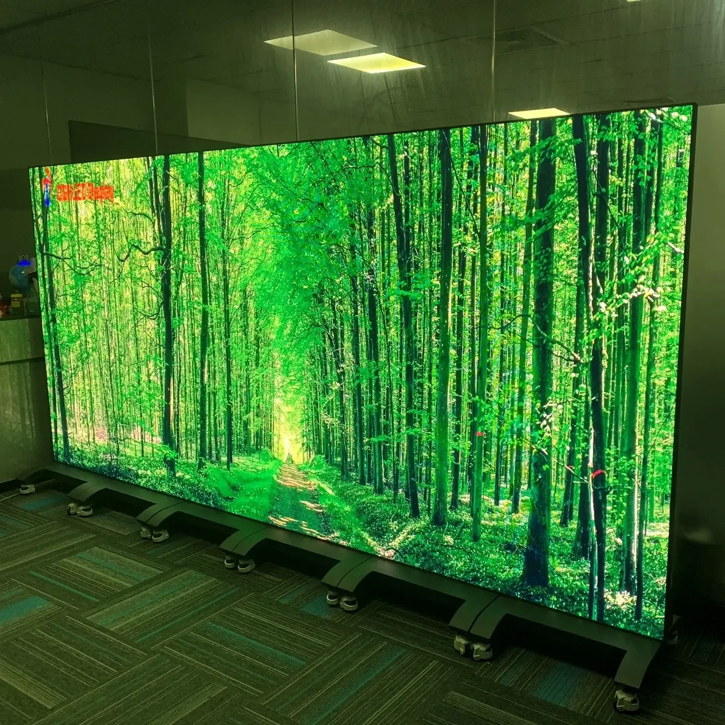 65 Inch 4K LED Poster Screen With 3D Depth Sensor For Interactive Fitness Instruction In Gyms And Health Clubs