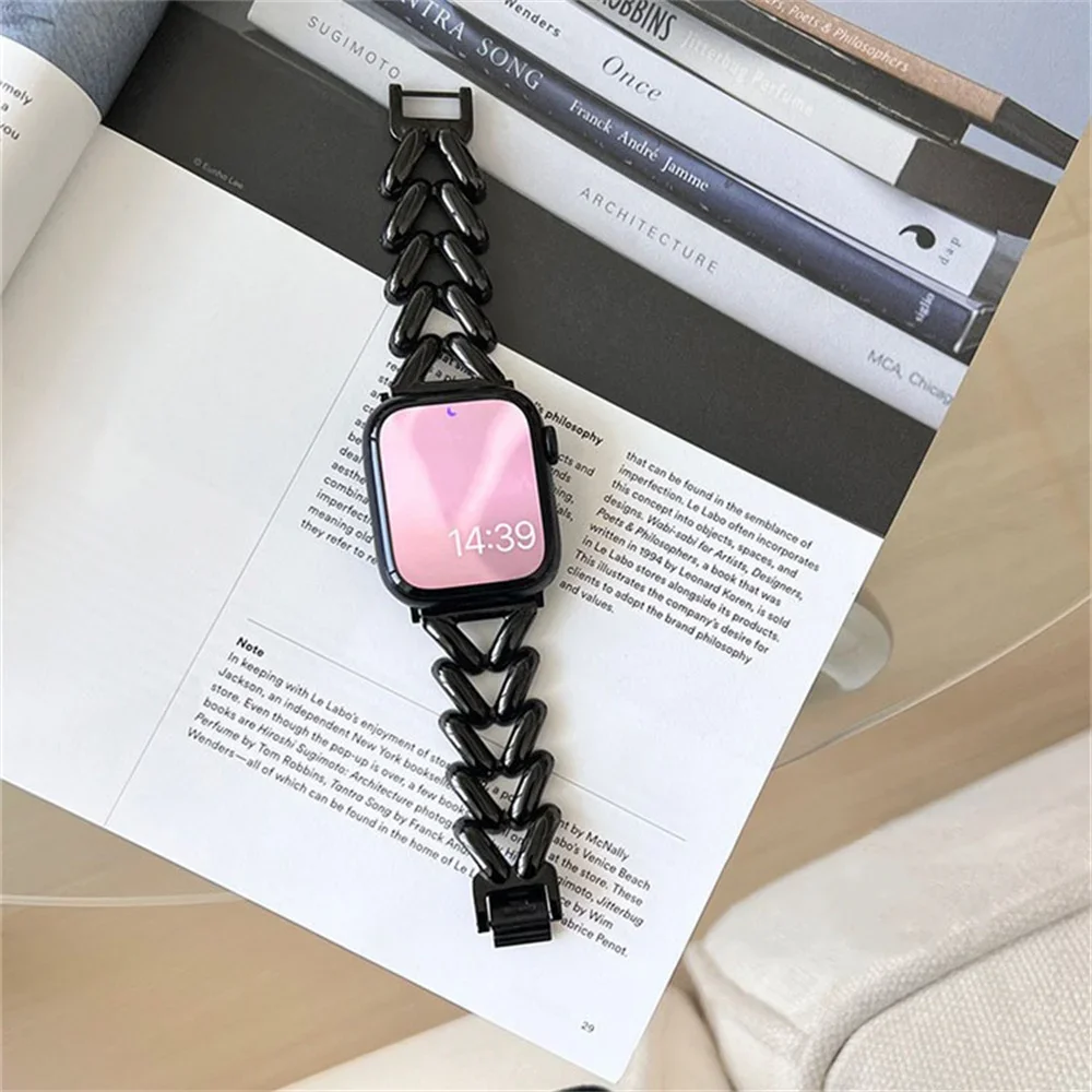 Luxury Golden Love Heart Metal Strap For Apple Watch 44mm 41mm 49mm 45mm Girl Stainless Steel Band For iWatch Series 9 8 7 SE 6