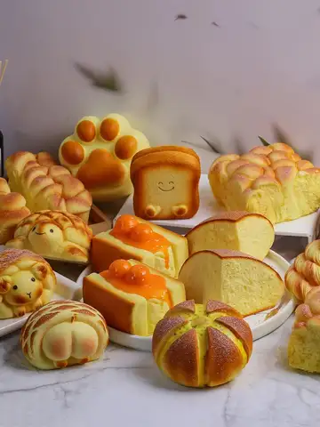 1PCS Cartoon Bread Decompression Model Slow Rebound Pinch Coconut Bread Home Decoration Ornament Soft Touch Bread Prop