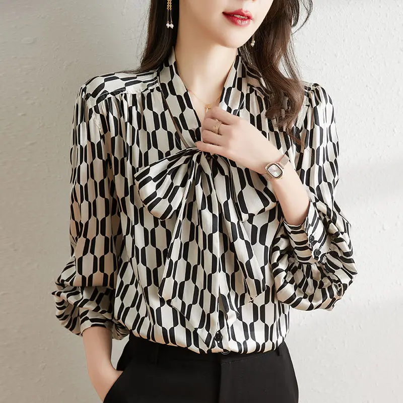 Camicia a maniche lunghe stampata in bianco e nero per donna Nuova camicia in chiffon con temperamento di nicchia con nastro a V per donna